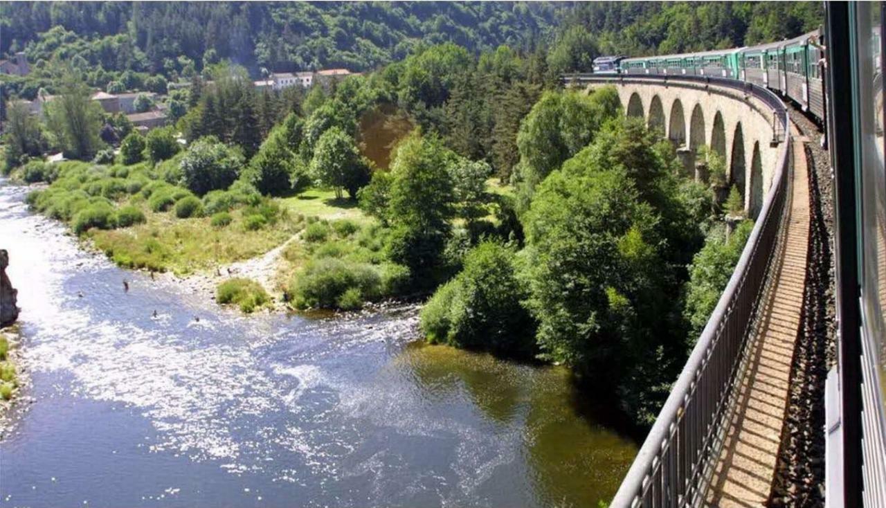 Camping De La Bageasse Brioude Luaran gambar